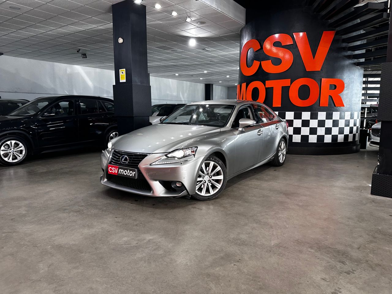 lexus is 2015 / foto grande (2)