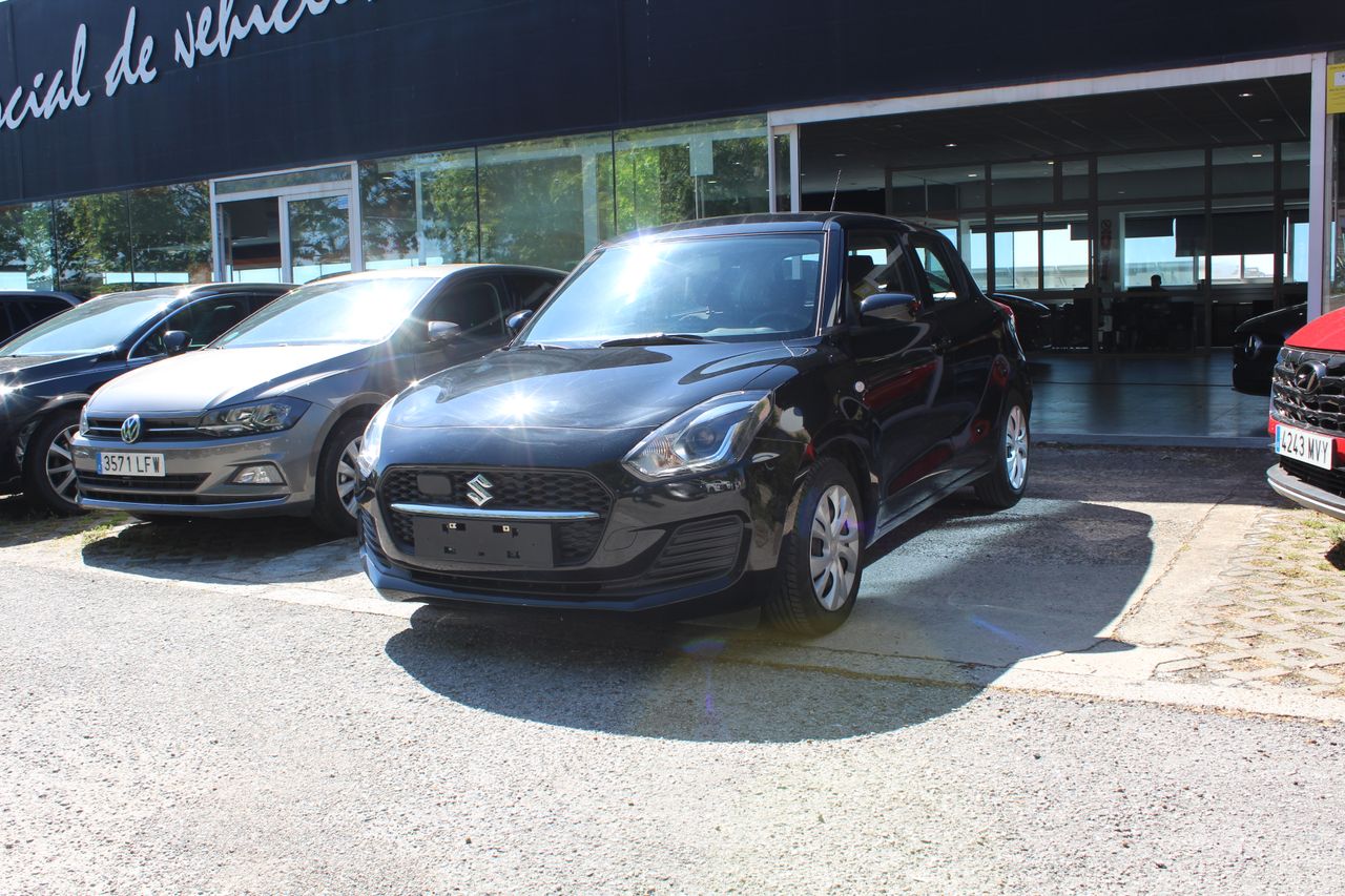 Foto suzuki swift 2023 /