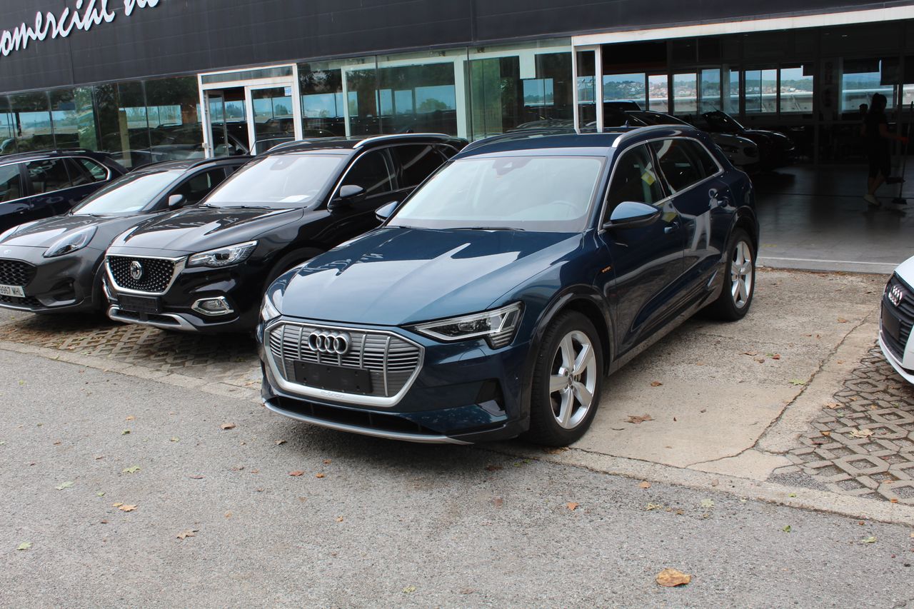 audi e-tron 2021 /