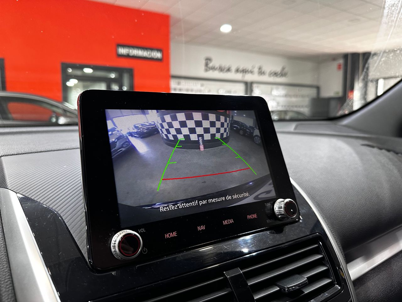 Mitsubishi Eclipse Cross 2.4 PHEV Kaiteki Auto 4WD - Foto 17