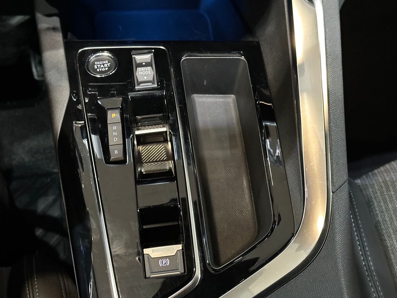 Peugeot 3008 Hybrid 225 e-EAT8 Allure Pack - Foto 25