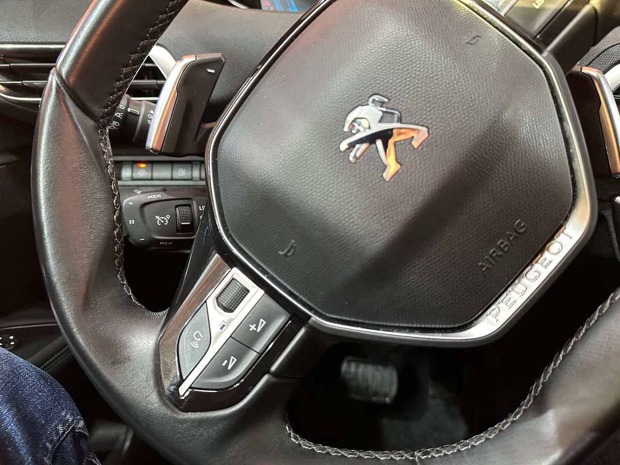 Peugeot 3008 Hybrid 225 e-EAT8 Allure Pack - Foto 17