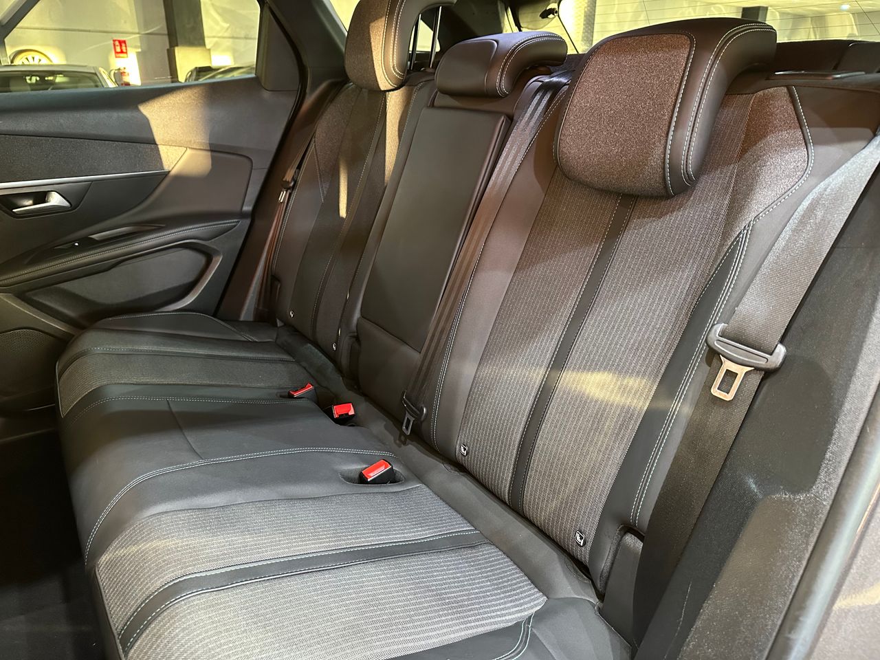 Peugeot 3008 Hybrid 225 e-EAT8 Allure Pack - Foto 10