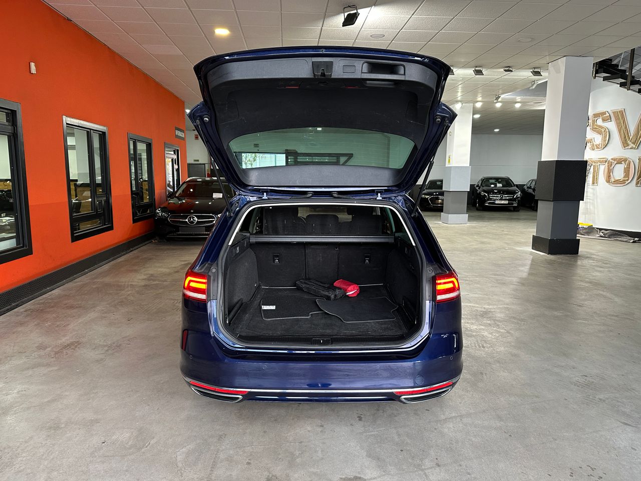 Volkswagen Passat Sport 2.0 TDI 140kW (190CV) DSG Variant - Foto 8