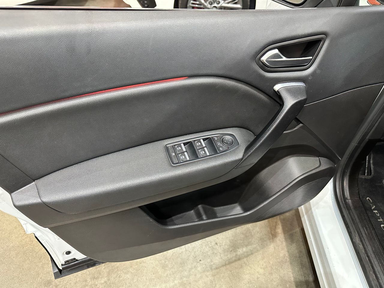 Renault Captur Zen E-TECH Híbrido enchufable 160cv - Foto 13