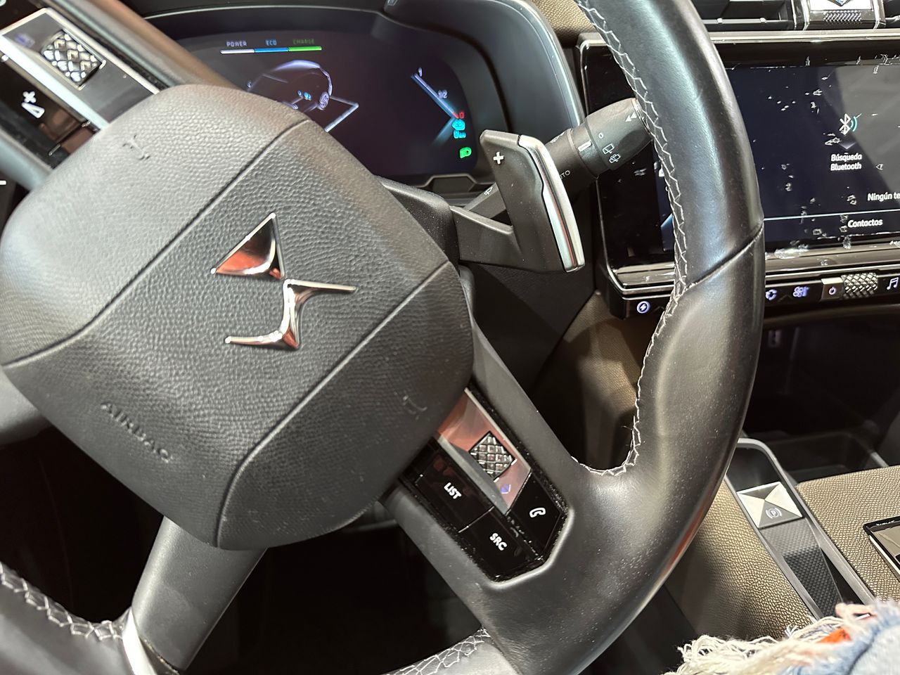 DS DS 7 1.6 E-Tense 300 PERF. LINE + Auto 4WD - Foto 18