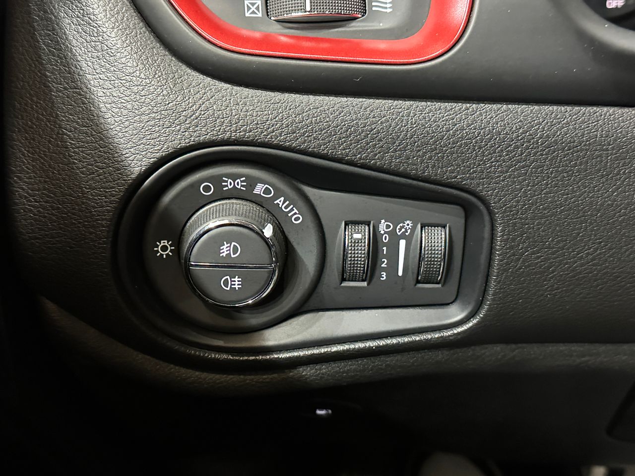 Jeep Renegade Trailhawk 1.3 PHEV 177kW (240CV) AT AWD - Foto 18