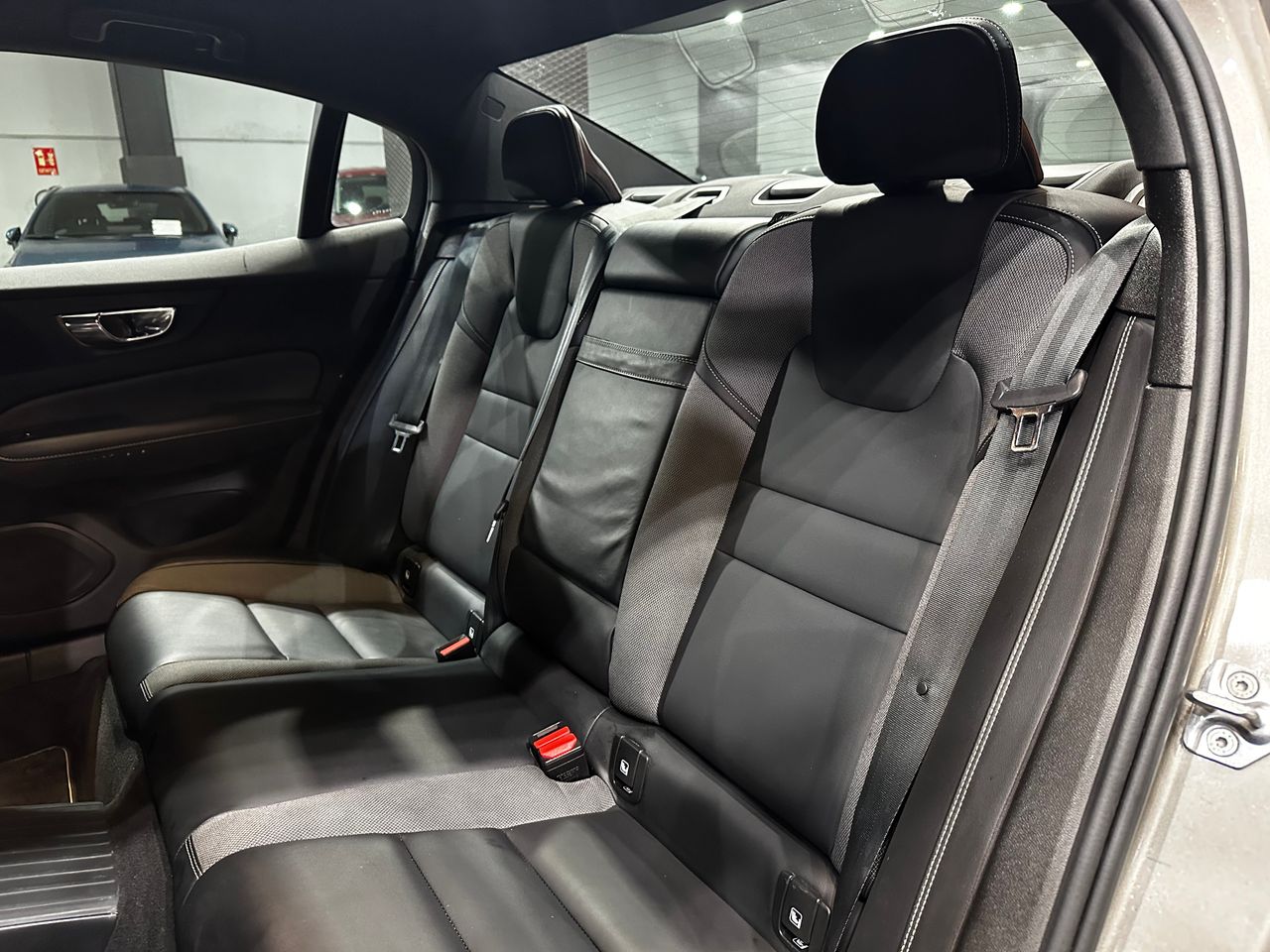 Volvo S60 T6 Recharge R-Design aut - Foto 11