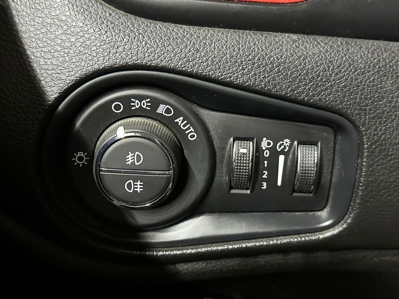 Jeep Renegade Trailhawk 1.3 PHEV 177kW (240CV) AT AWD - Foto 19