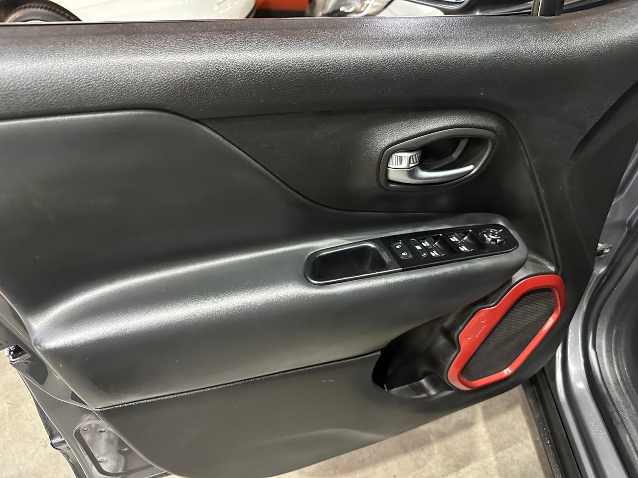 Jeep Renegade Trailhawk 1.3 PHEV 177kW (240CV) AT AWD - Foto 14