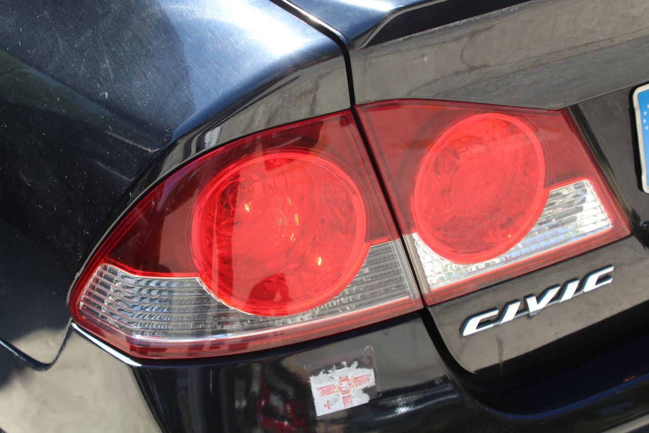 Honda Civic 1.3 i-VTEC IMA Hybrid - Foto 26