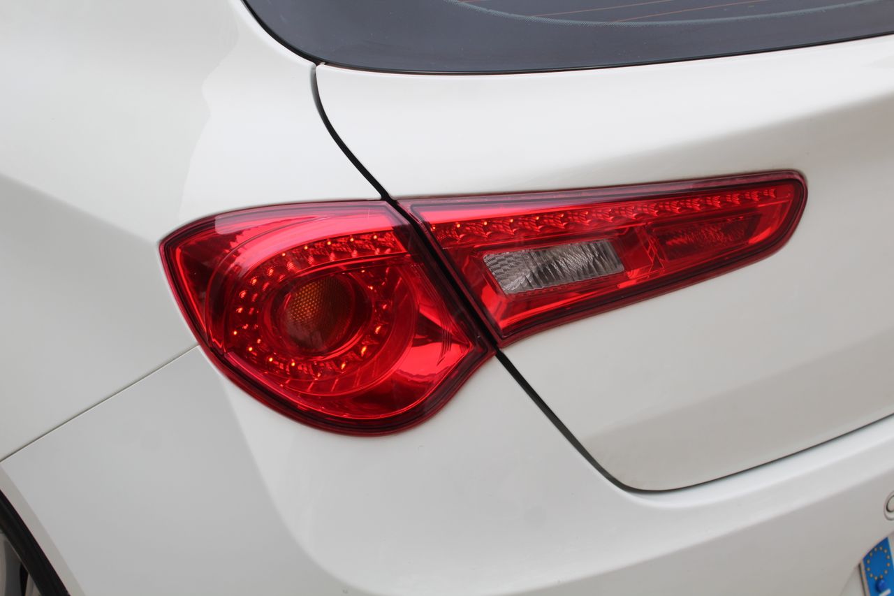 Alfa Romeo Giulietta 1.6 JTDm 105cv Distinctive - Foto 27