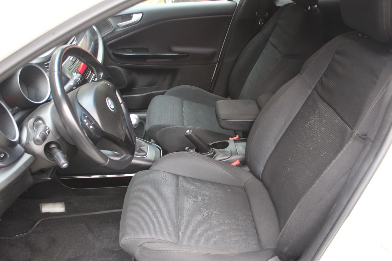 Alfa Romeo Giulietta 1.6 JTDm 105cv Distinctive - Foto 9