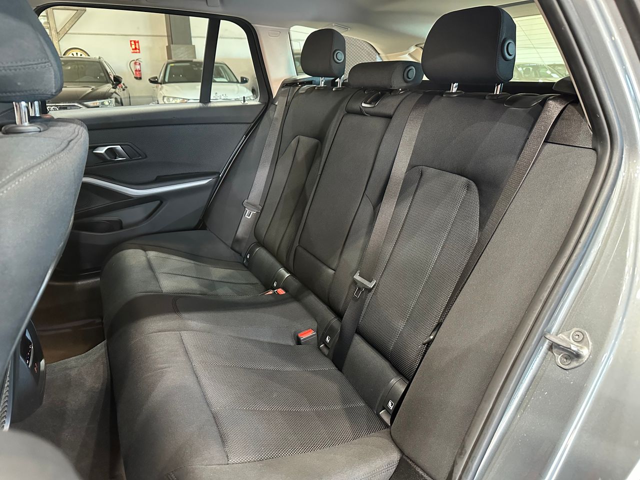 BMW Serie 3 320E 204CV FAMILIAR - Foto 11