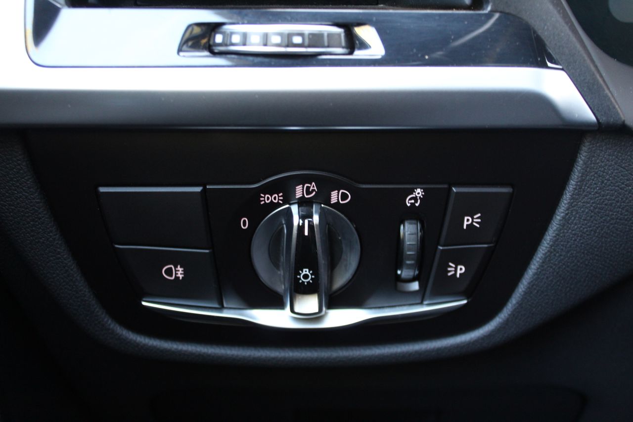 BMW iX3 80 kWh - Foto 29