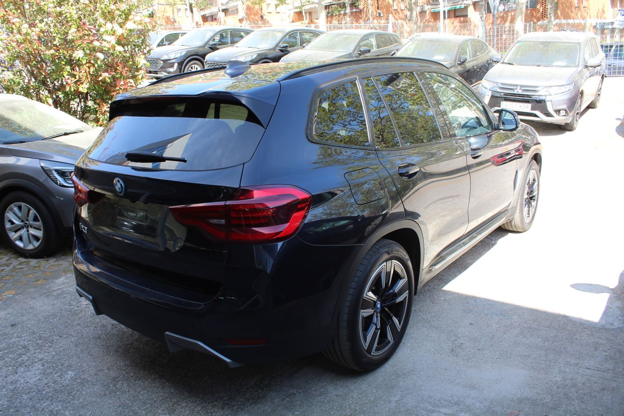BMW iX3 80 kWh - Foto 8