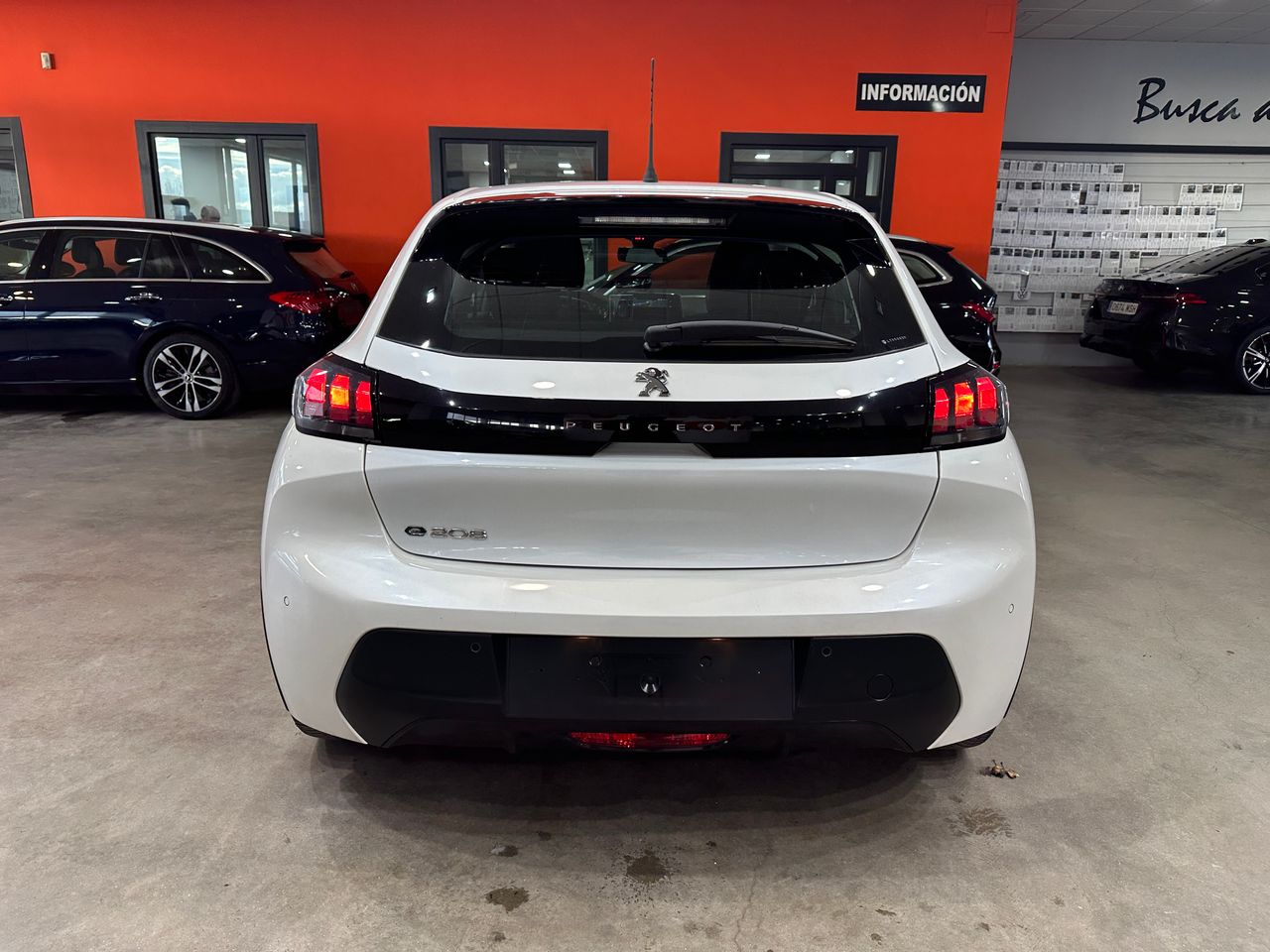 Peugeot e-208 50KWH 136CV ACTIVE - Foto 7