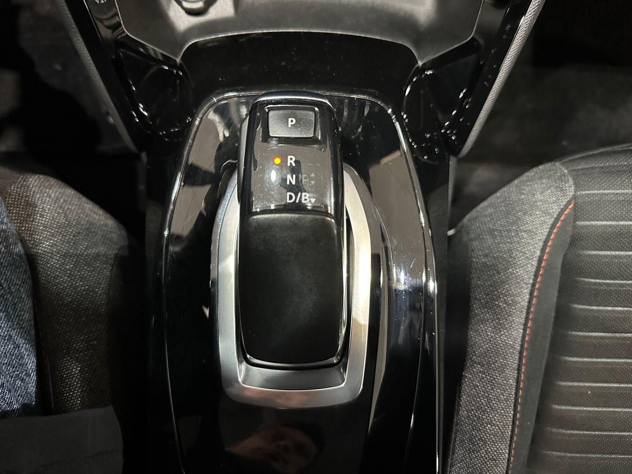 Peugeot e-208 50KWH 136CV ACTIVE - Foto 21