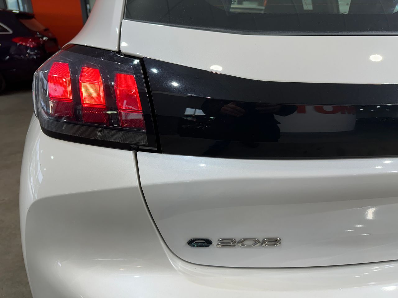 Peugeot e-208 50KWH 136CV ACTIVE - Foto 24