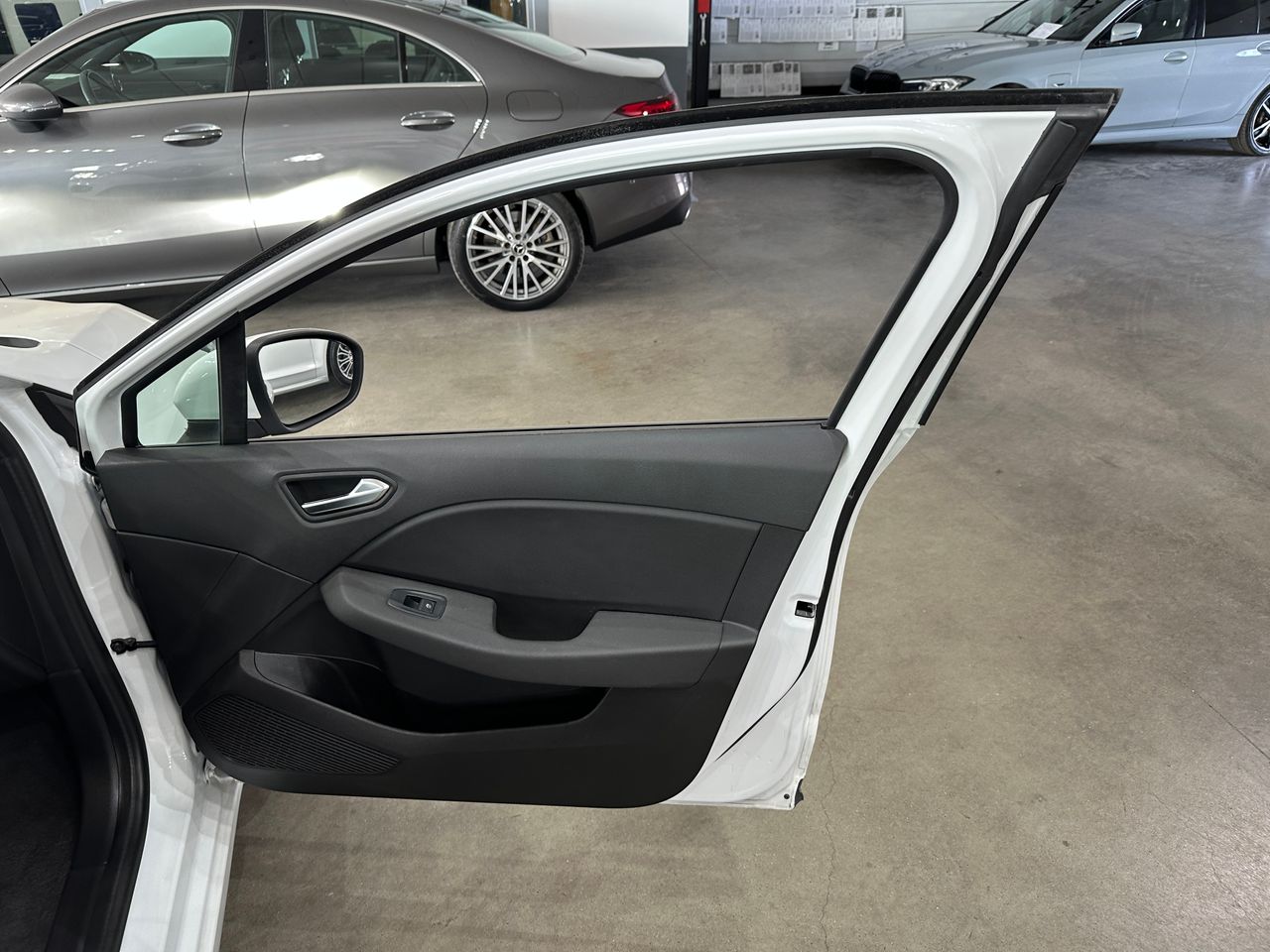 Renault Clio Zen E-Tech Híbrido 104 kW (140CV) - Foto 11