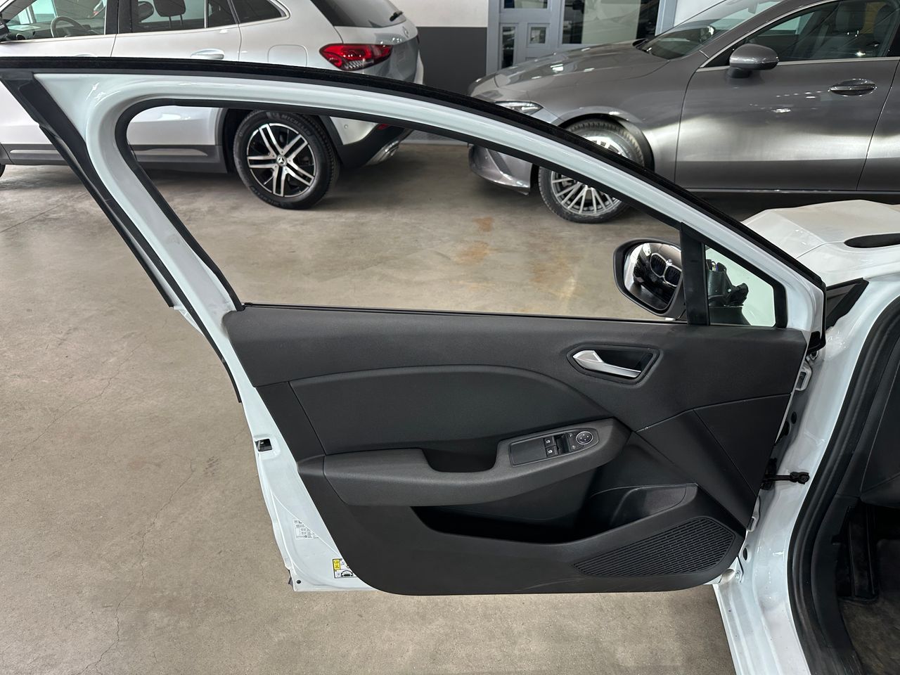 Renault Clio Zen E-Tech Híbrido 104 kW (140CV) - Foto 9