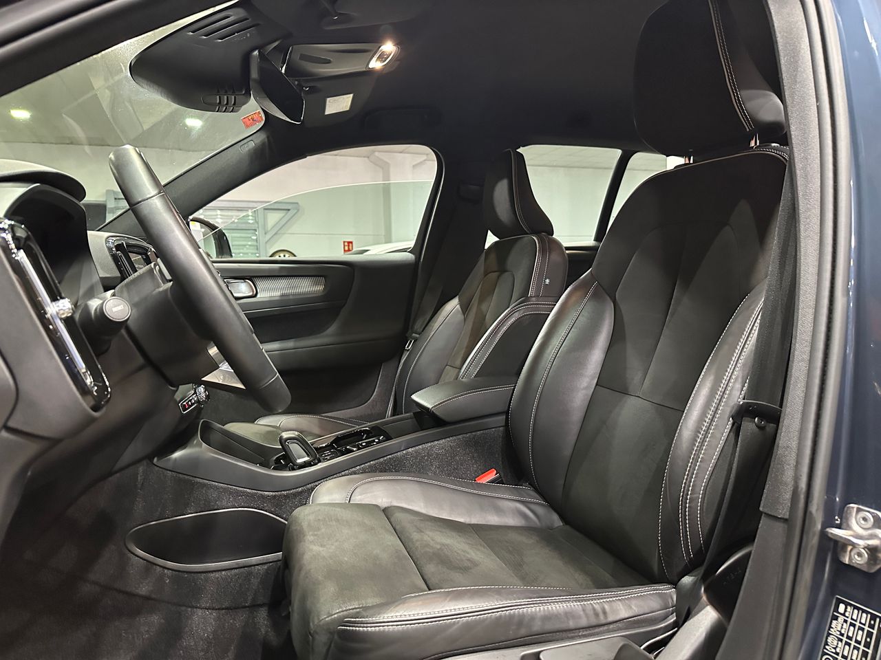 Volvo XC40 1.5 T4 Twin Recharge R-Design Auto - Foto 11