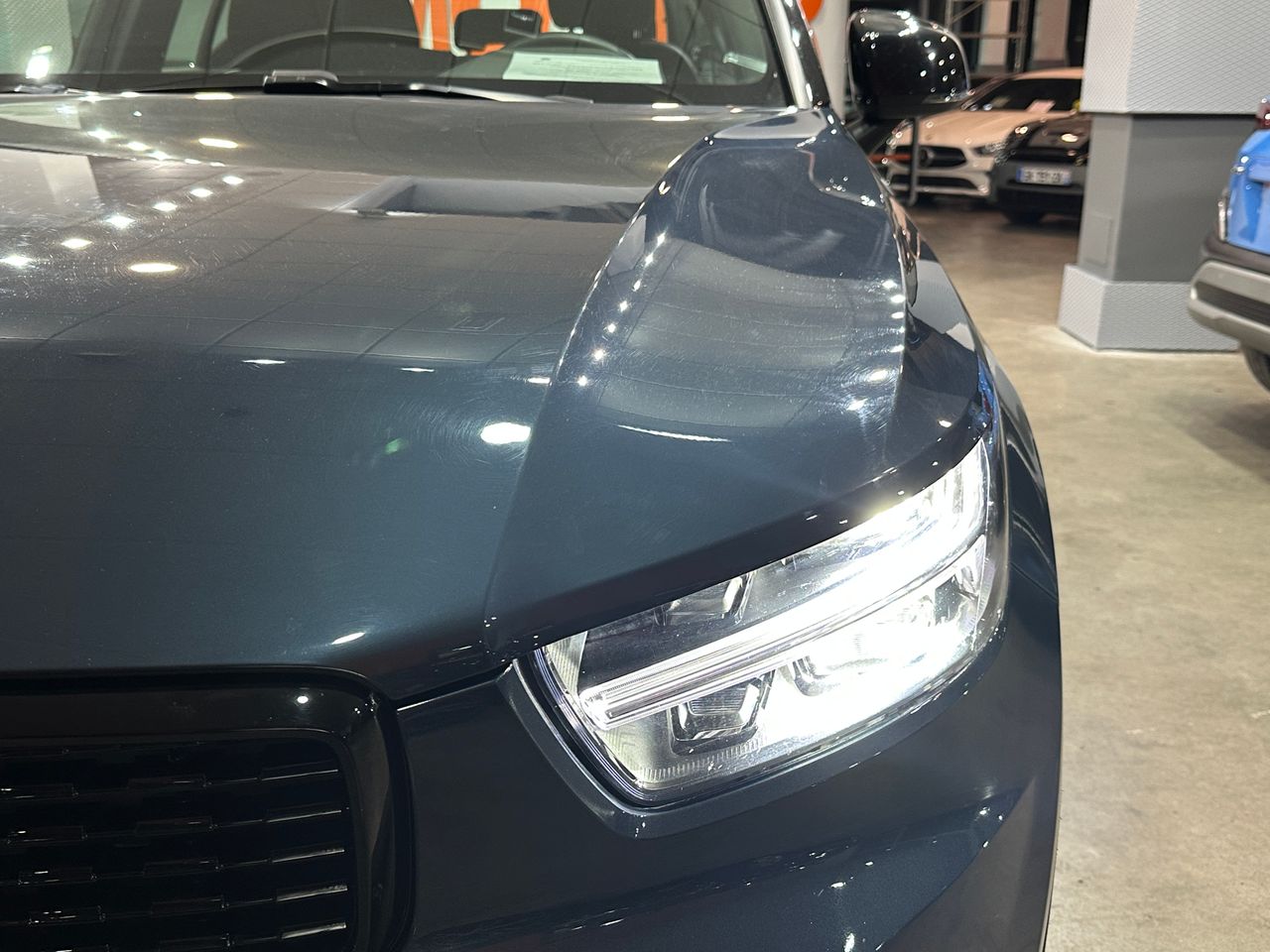 Volvo XC40 1.5 T4 Twin Recharge R-Design Auto - Foto 26