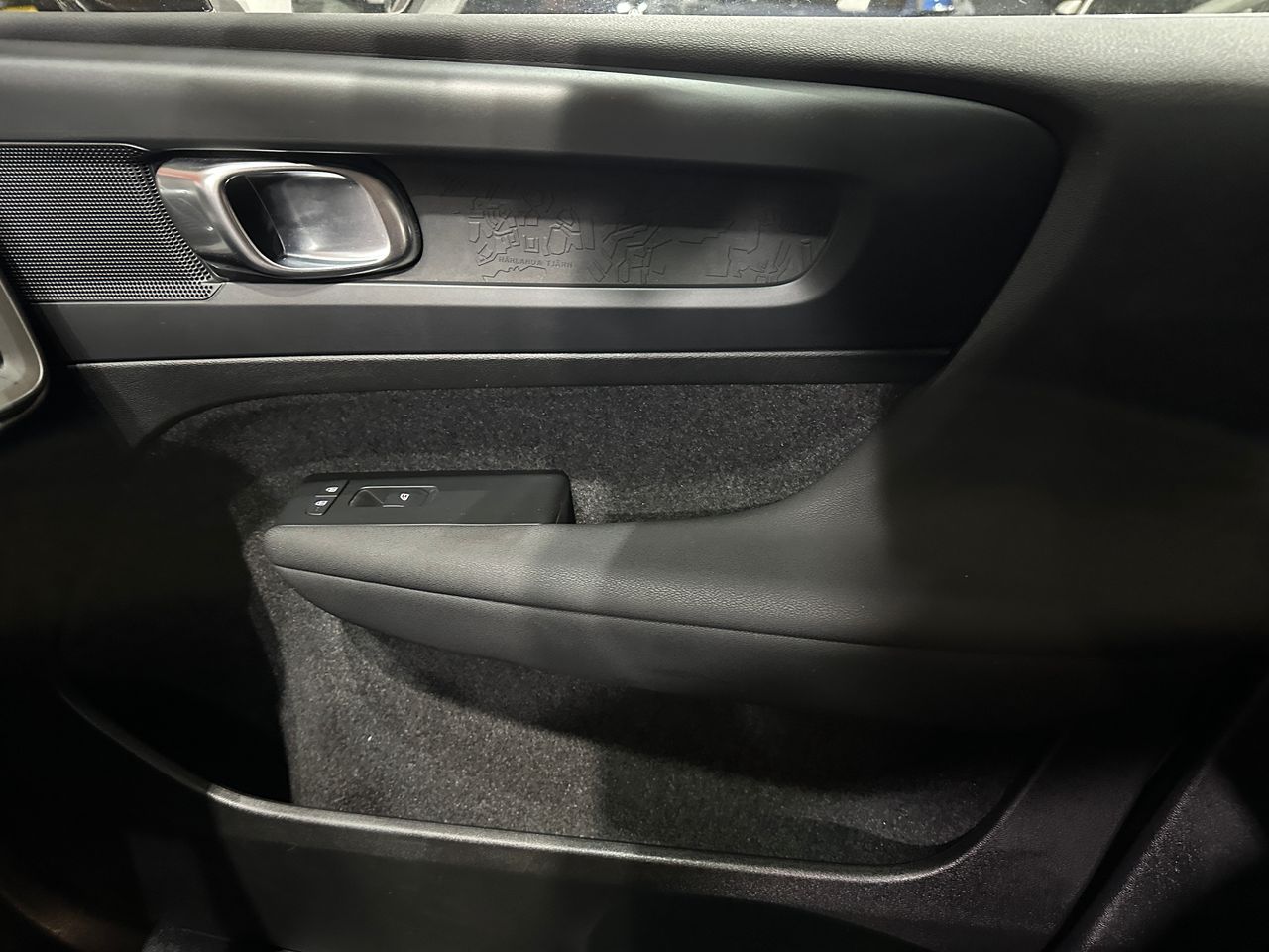 Volvo XC40 1.5 T4 Twin Recharge Inscription Auto - Foto 15