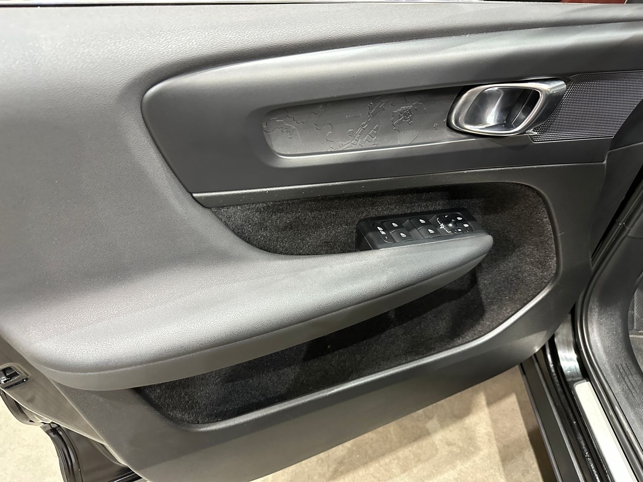 Volvo XC40 1.5 T4 Twin Recharge Inscription Auto - Foto 14