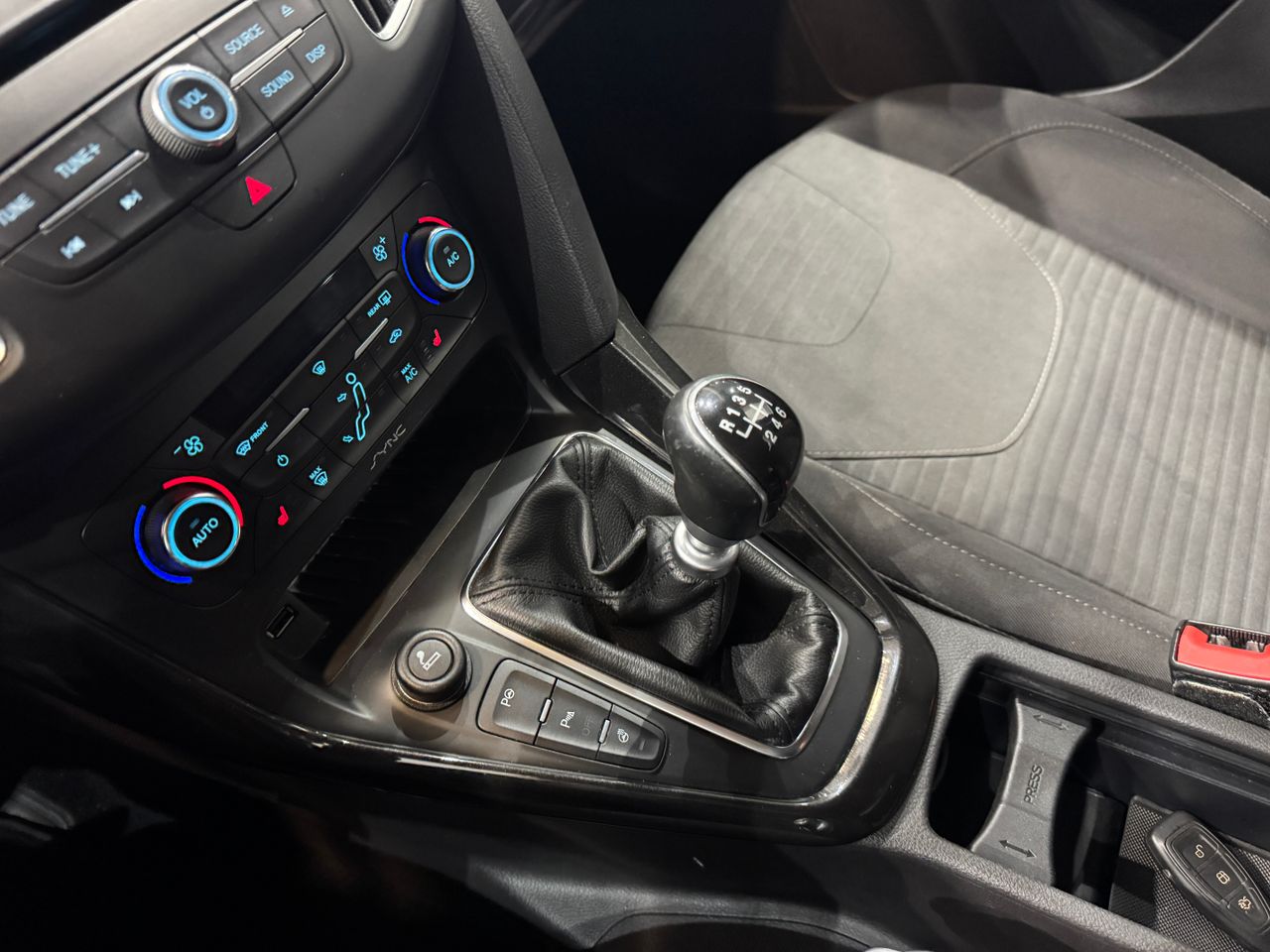 Ford Focus 1.6 TDCi 115cv Edition - Foto 15