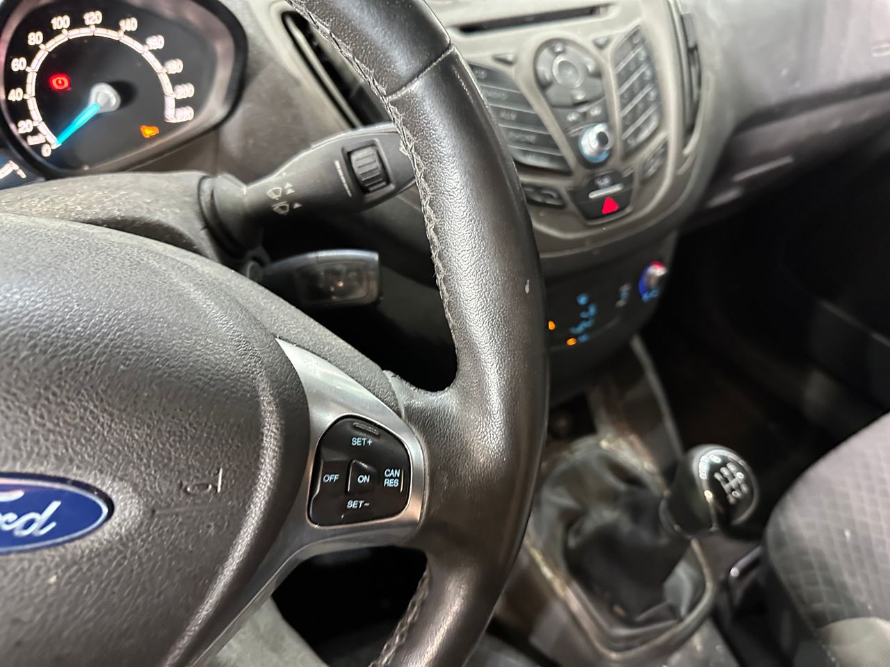 Ford Tourneo Courier 1,0 GLP 100CV  - Foto 18