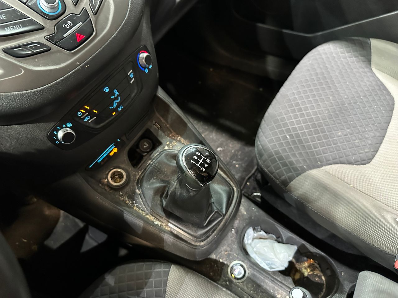 Ford Tourneo Courier 1,0 GLP 100CV  - Foto 15