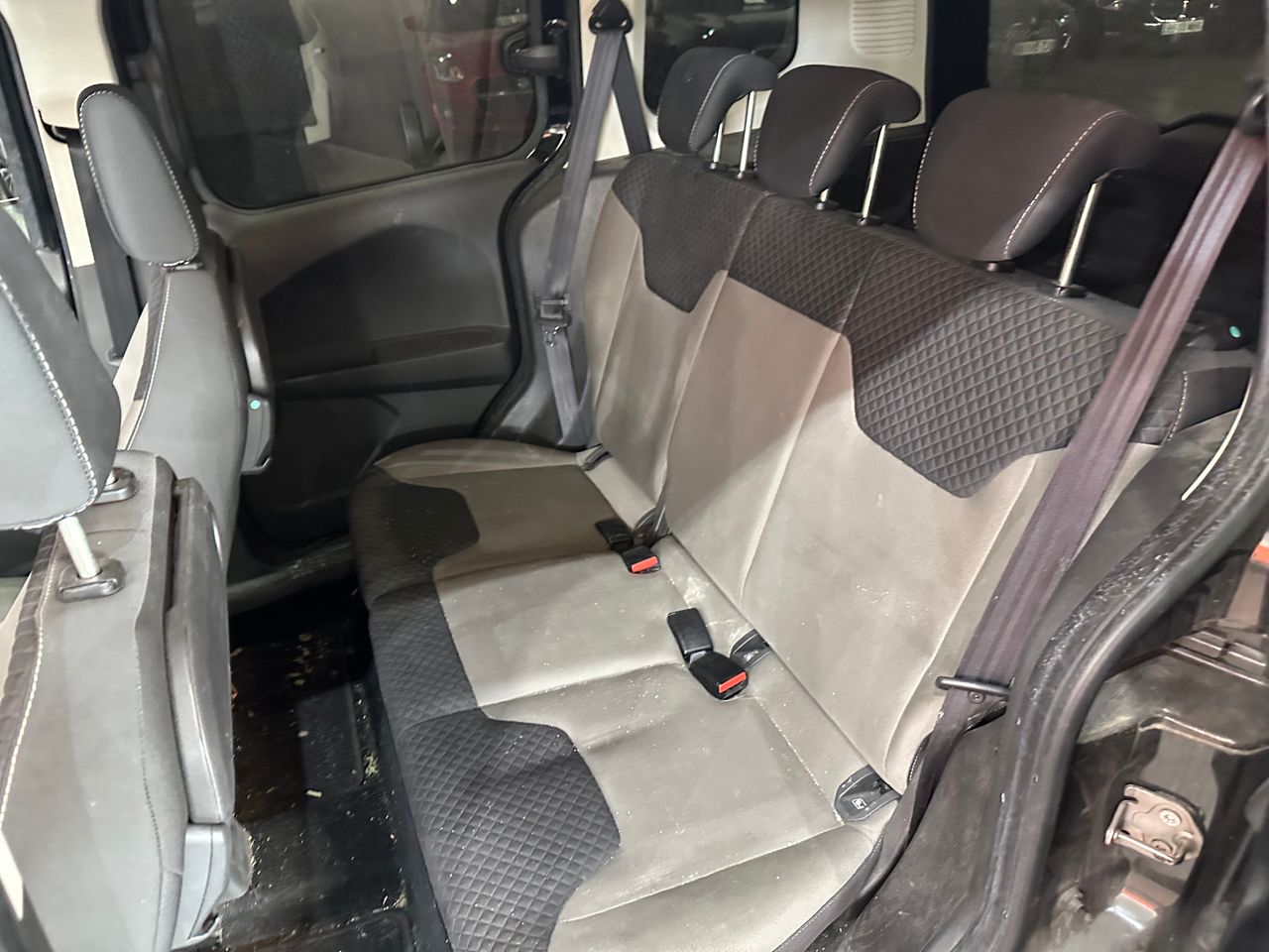 Ford Tourneo Courier 1,0 GLP 100CV  - Foto 11