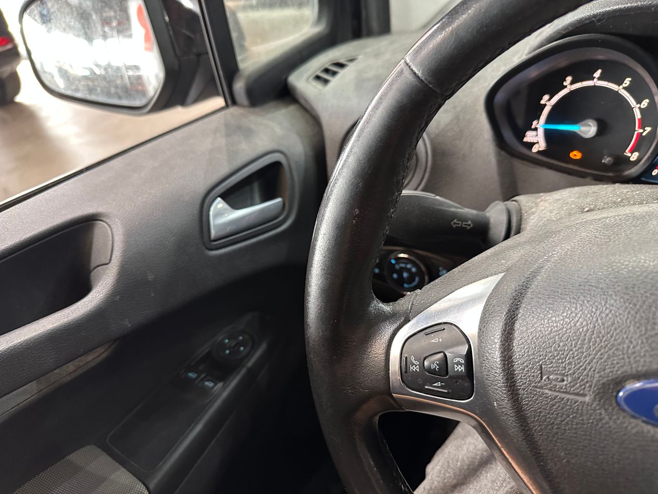 Ford Tourneo Courier 1,0 GLP 100CV  - Foto 17