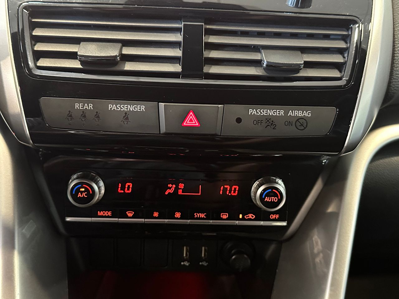 Mitsubishi Eclipse Cross 2.4 PHEV Kaiteki Auto 4WD - Foto 24