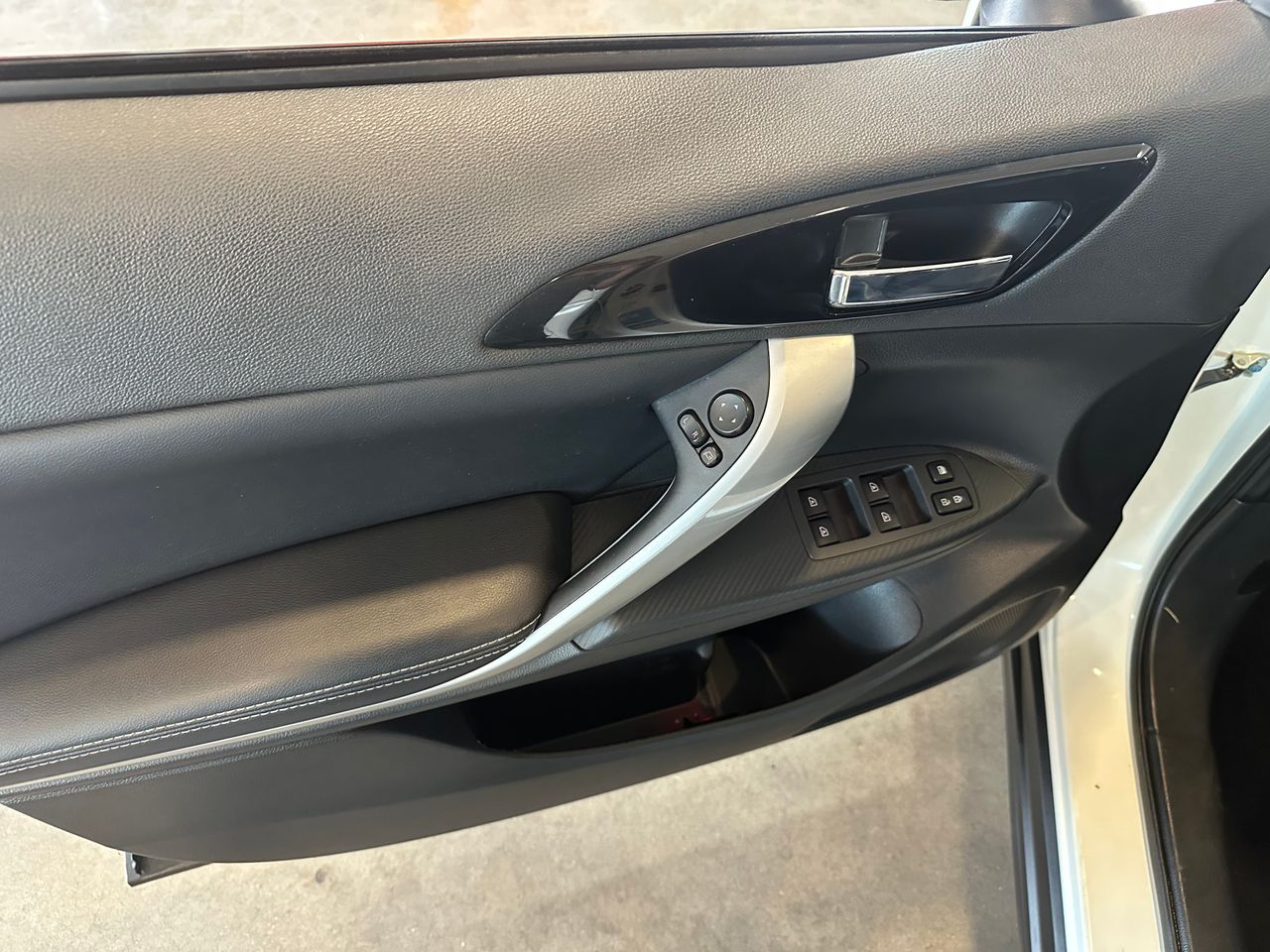 Mitsubishi Eclipse Cross 2.4 PHEV Kaiteki Auto 4WD - Foto 15