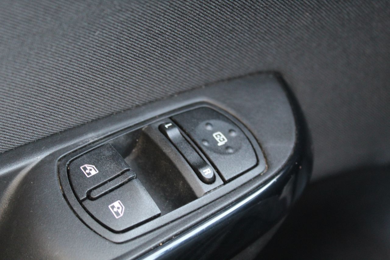 Opel Corsa 1.4 66kW (90CV) Selective - 120 Aniv GLP - Foto 23