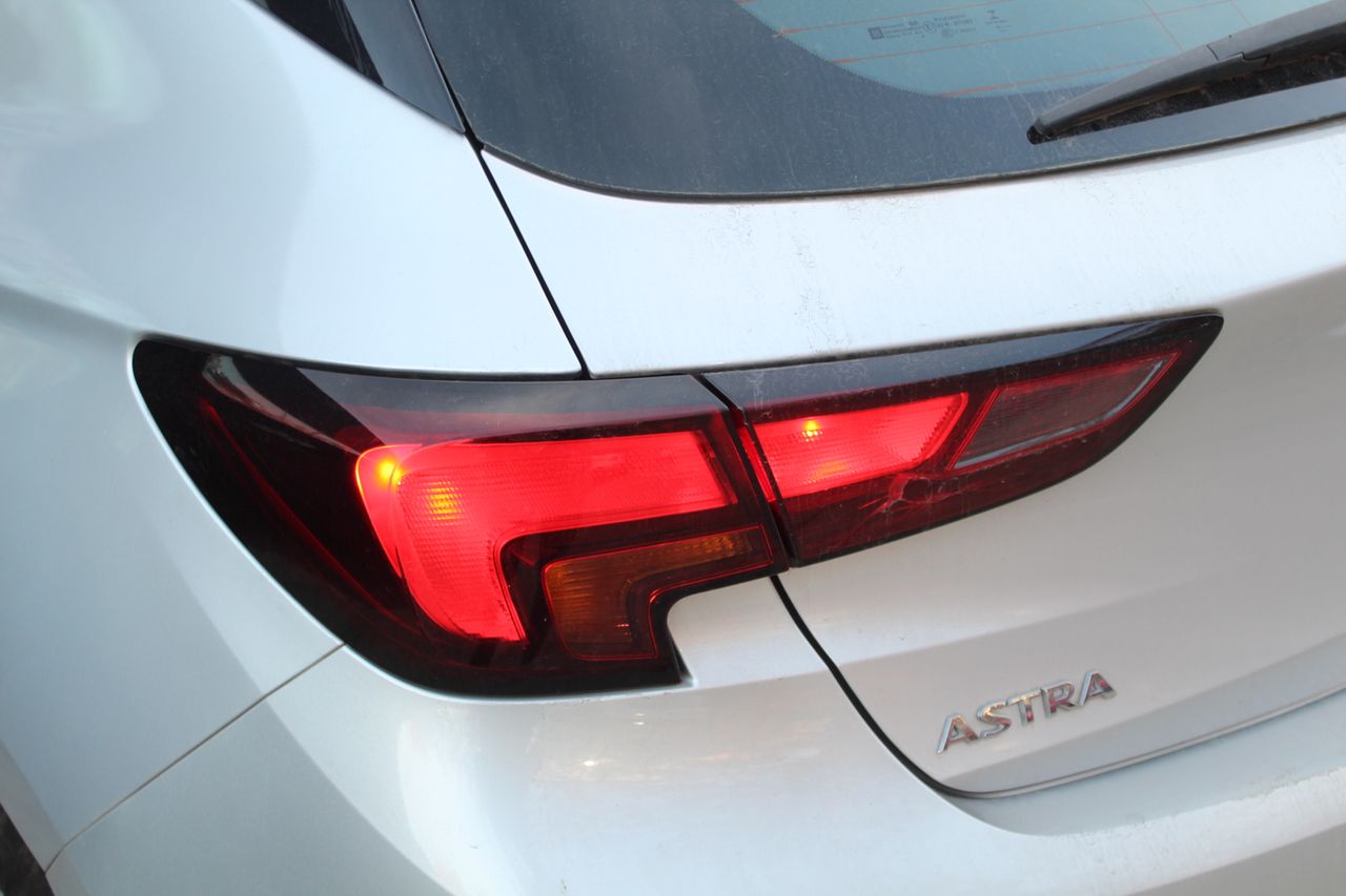 Opel Astra 1.6 CDTi 81kW (110CV) Selective - Foto 23
