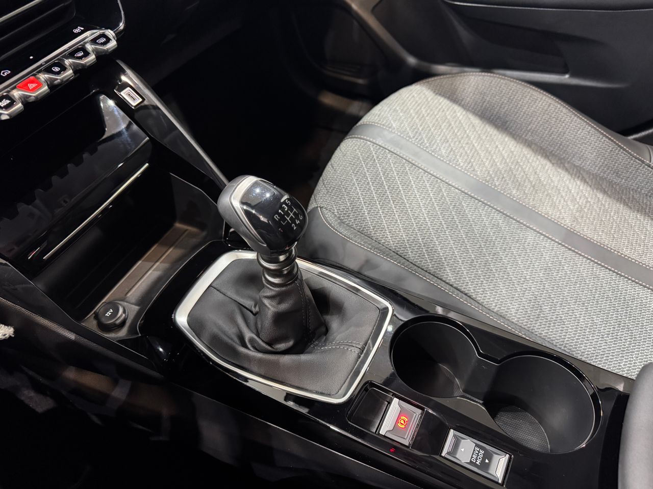 Peugeot 208 Allure Gasolina 100 S&S 6 Vel. MAN - Foto 15