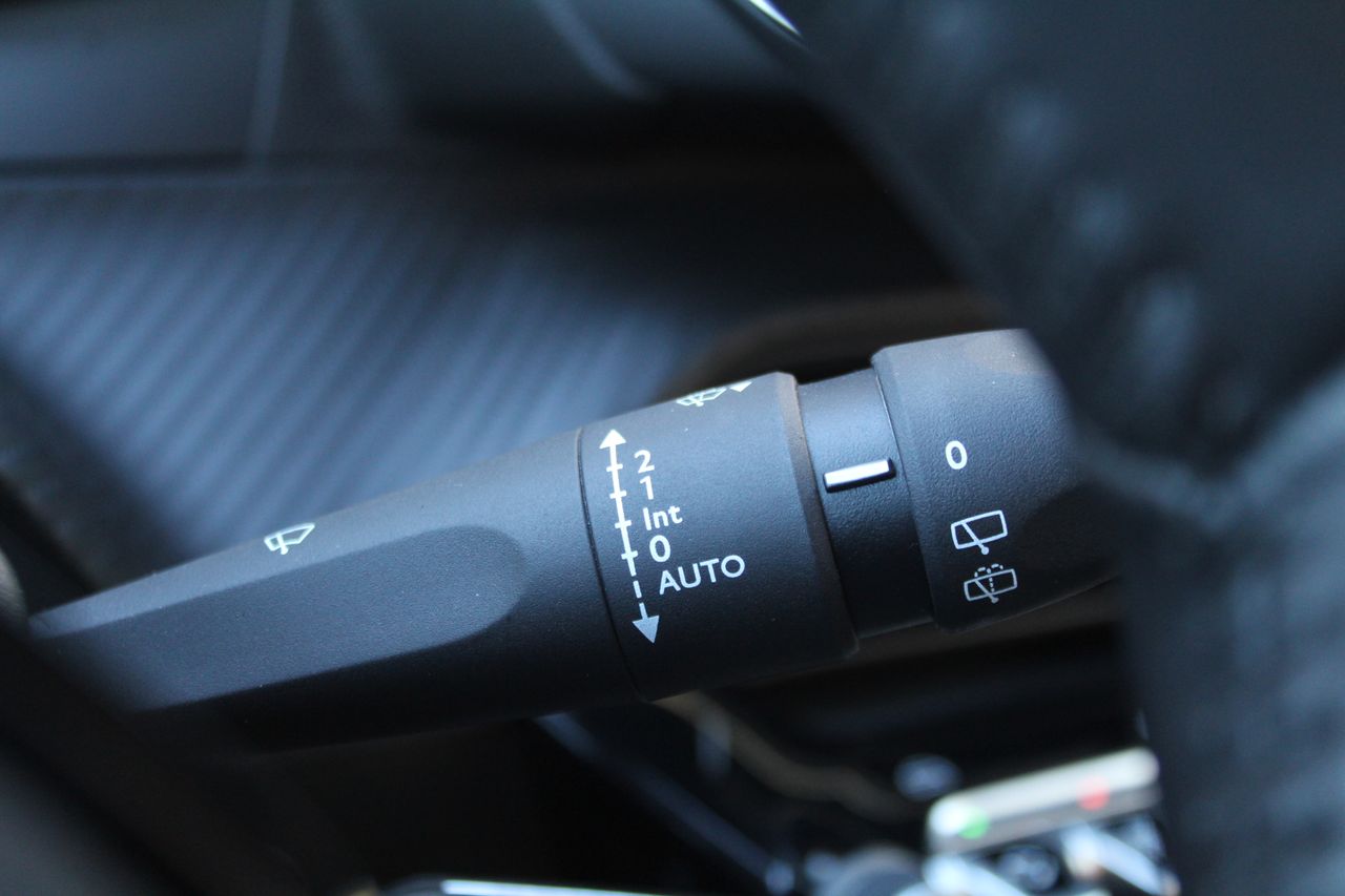 Peugeot 208 Allure Gasolina 100 S&S 6 Vel. MAN - Foto 17