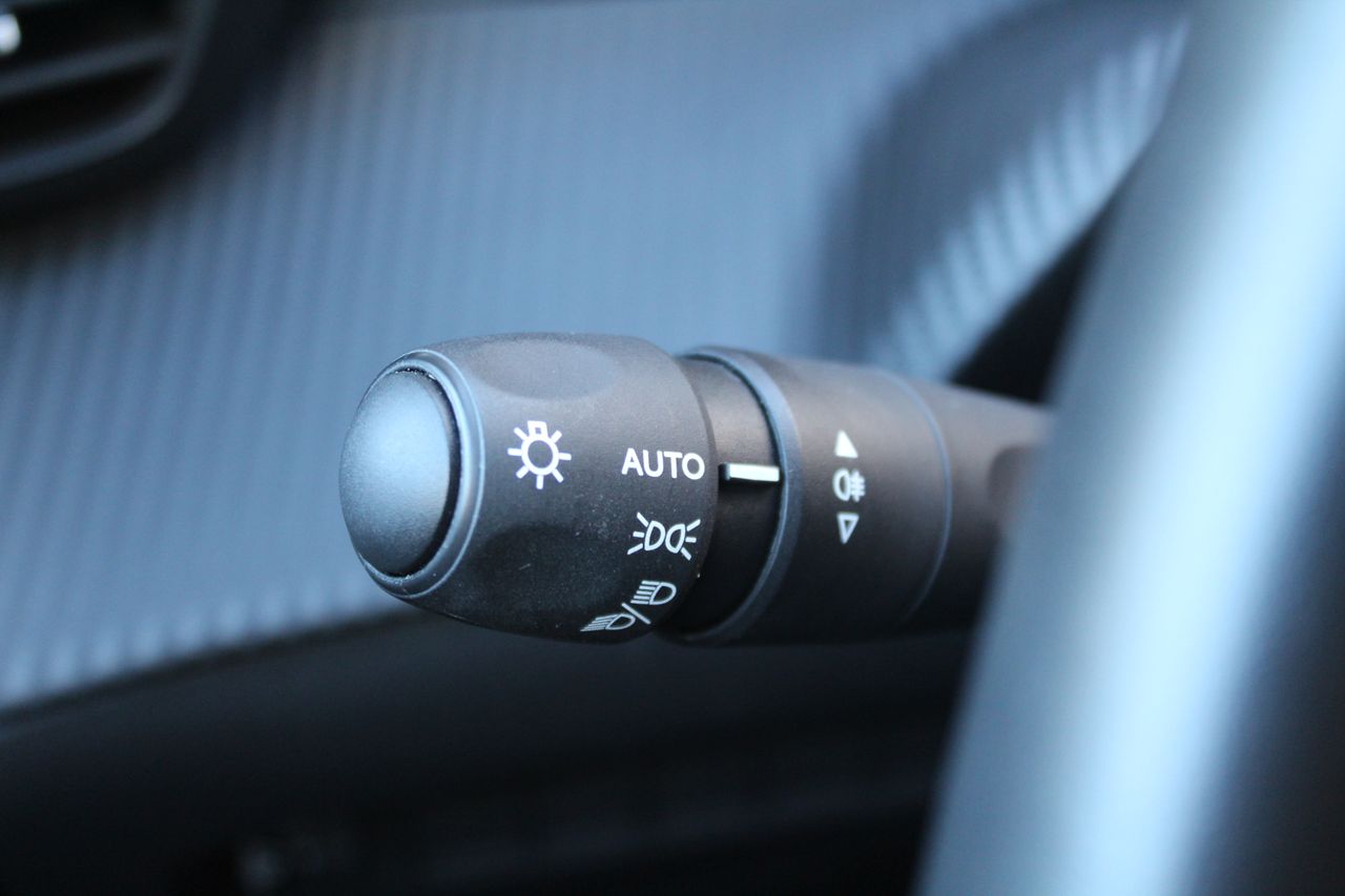 Peugeot 208 Allure Gasolina 100 S&S 6 Vel. MAN - Foto 15