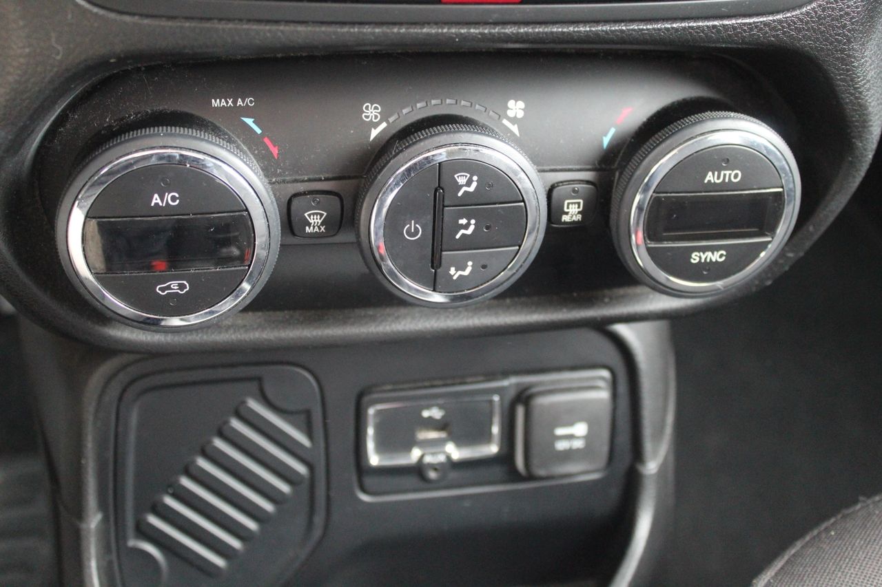 Jeep Renegade 1.6 Mjet Limited 4x2 - Foto 16