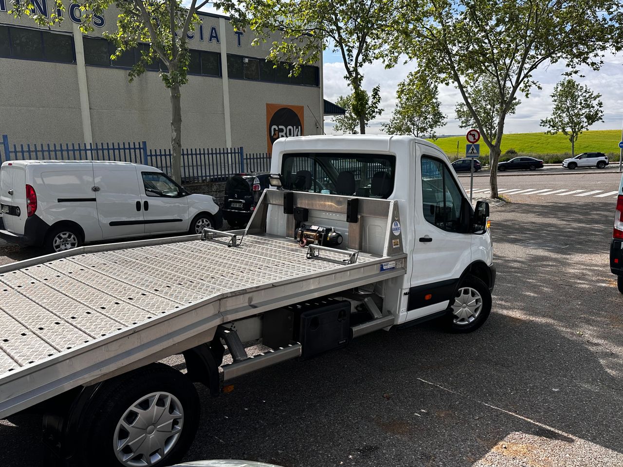 Ford Transit 2.0TDI 130CV L4 PORTAVEHICULOS  - Foto 8