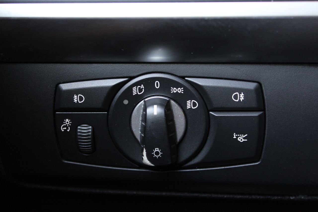 BMW X5 xDRIVE48i - Foto 30