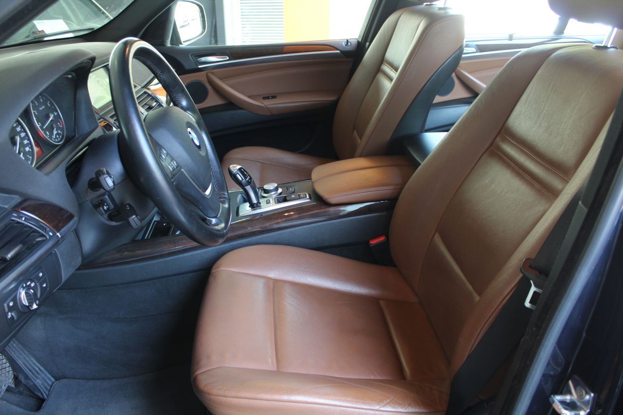 BMW X5 xDRIVE48i - Foto 9