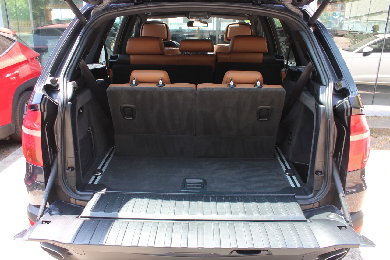 BMW X5 xDRIVE48i - Foto 26