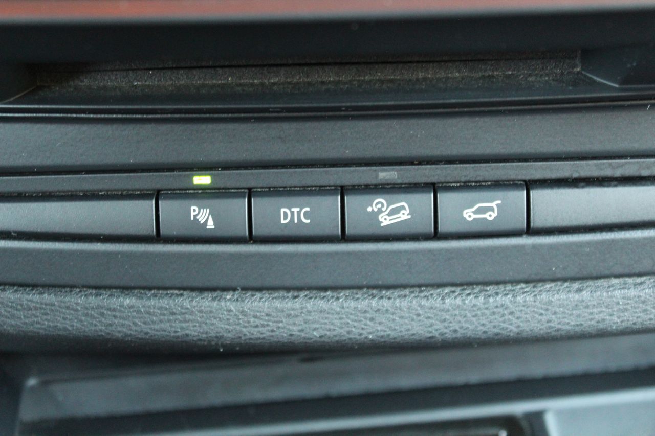 BMW X5 xDRIVE48i - Foto 24