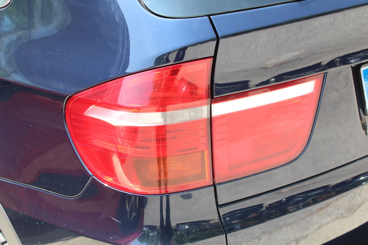 BMW X5 xDRIVE48i - Foto 32