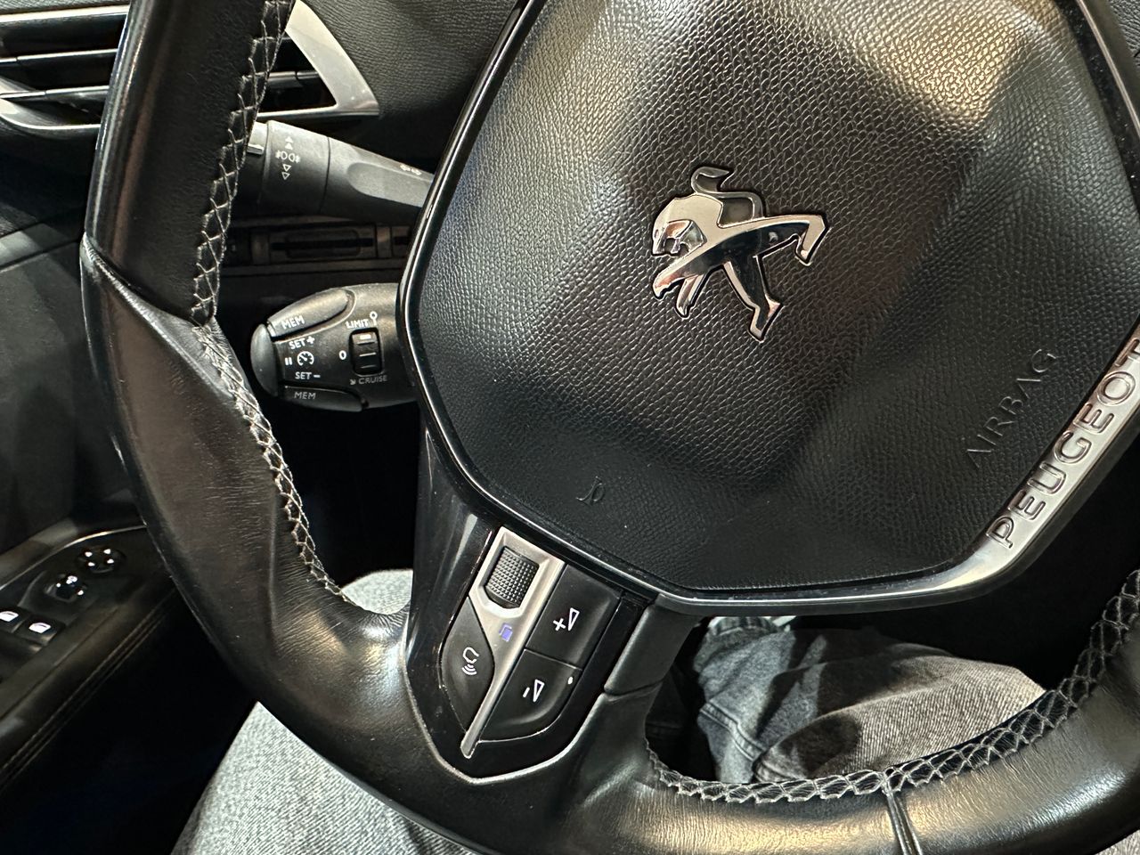 Peugeot 3008 1.2 PURETECH 96KW (130CV) ALLURE S&S - Foto 17