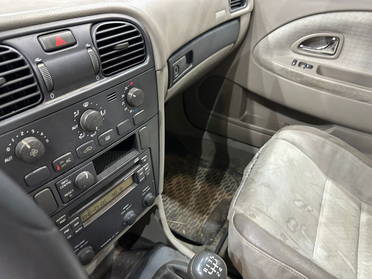 Volvo V40 1.6 Evolution - Foto 16